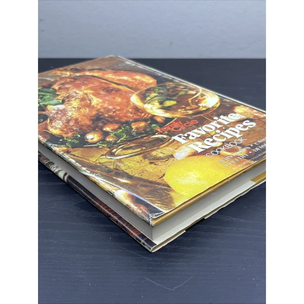 Family Circle Favorite Recipes 1979 Hardcover Cookbook